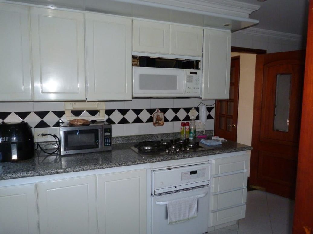 Apartamento de 3 alcobas en venta en Bellavista, Bogotá, 220 m² · foto 2 de 16