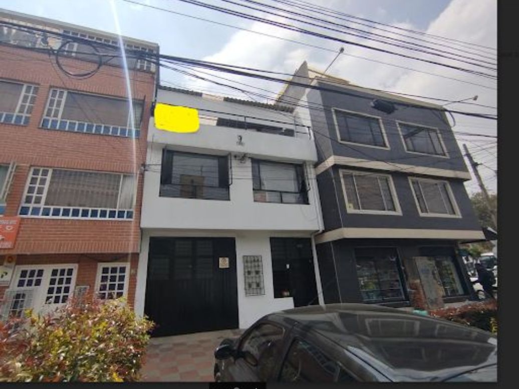 Casa de 7 alcobas en venta en Garces Navas, Bogotá, 270 m² · foto 2 de 20