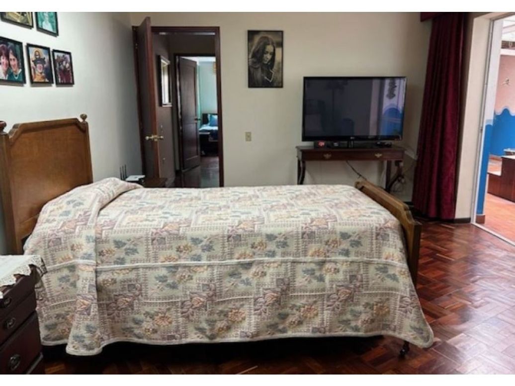 Apartamento de 3 alcobas en venta en Los Rosales, Bogotá, 248 m² · foto 7 de 18