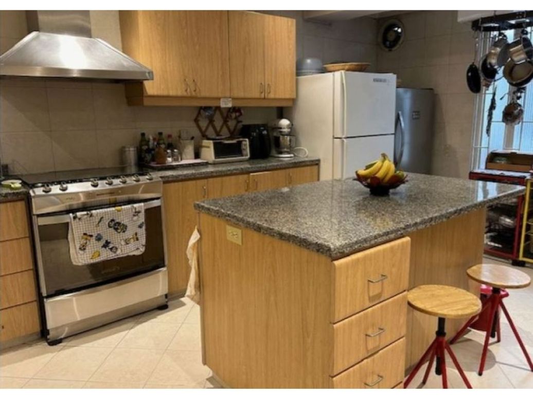 Apartamento de 3 alcobas en venta en Los Rosales, Bogotá, 248 m² · foto 13 de 18