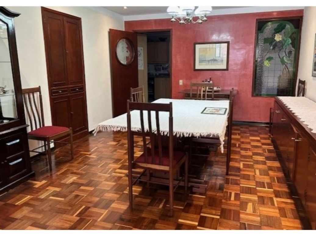 Apartamento de 3 alcobas en venta en Los Rosales, Bogotá, 248 m² · foto 3 de 18