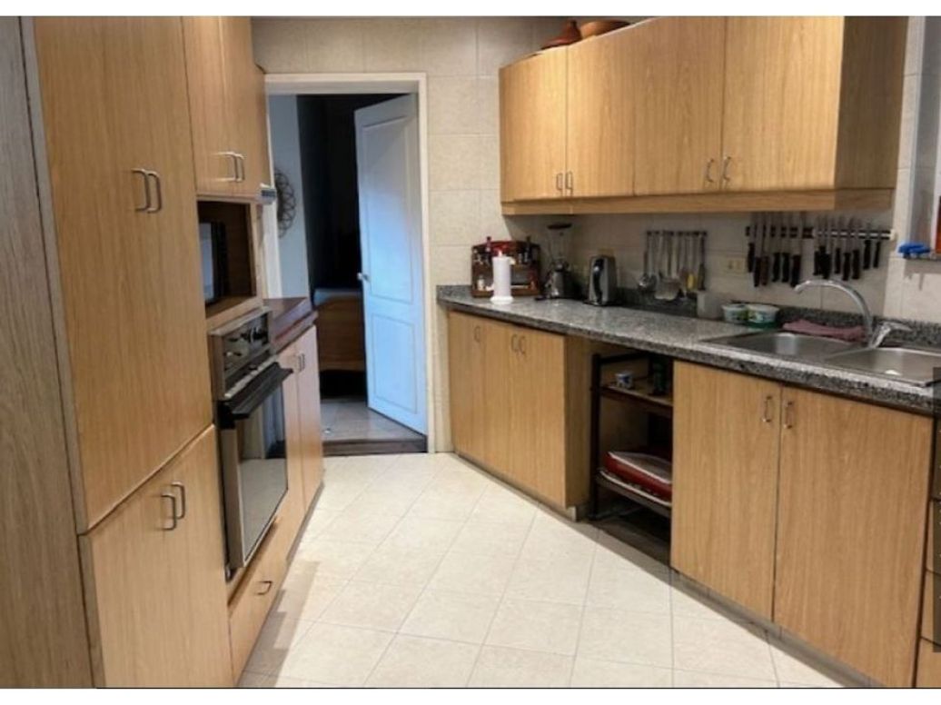 Apartamento de 3 alcobas en venta en Los Rosales, Bogotá, 248 m² · foto 12 de 18