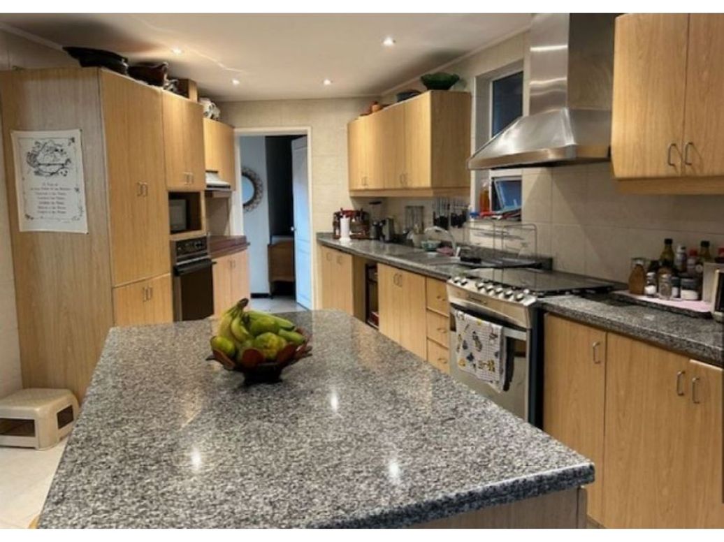 Apartamento de 3 alcobas en venta en Los Rosales, Bogotá, 248 m² · foto 14 de 18