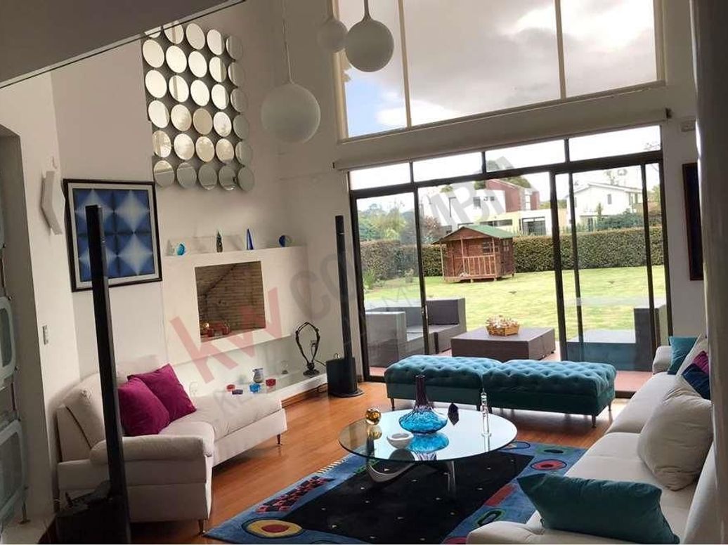 Casa de 4 alcobas en venta en Guaymaral, Bogotá, 321 m² · foto 2 de 18