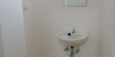 Oficina en arriendo ubicada en Medellín, Antioquia, barrio ASTORGA. Este local de 45 m² de área construida y privada ofrece un espacio funcional con 10 baños y 1 parqueadero. Su excelente ubicación en la calle 10 43 c 22 facilita el acceso y la visibilidad para su negocio. El canon de arriendo es de $2,000,000. Interesado en este espacio comercial en Medellín? Puede contactar para conocer más detalles, agendar una visita o ver las opciones de contacto.