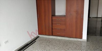 Codigo 10198. Vendo Edificio de tres pisos en Barrio el Jardin en Cali-valle del Cauca con local comercial,aire acondicionado y casa de tres habitaciones la principal con baño,en primer piso,en el segundo una habitacion con baño,balcon y tercer piso podra encontrar dos apartamentos en cada piso,ubicacion estrategica acceso facil a vias publicas y transporte cerca a galeria Santa helena,supermercado ,colegios,gimnasio Contactenos