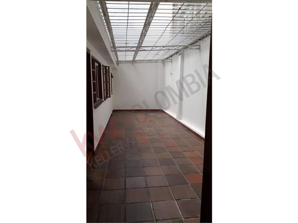 Casa de 6 alcobas en venta en Nueva Autopista, Bogotá, 509 m² · foto 10 de 13