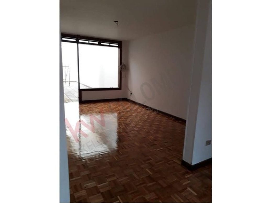 Casa de 6 alcobas en venta en Nueva Autopista, Bogotá, 509 m² · foto 4 de 13