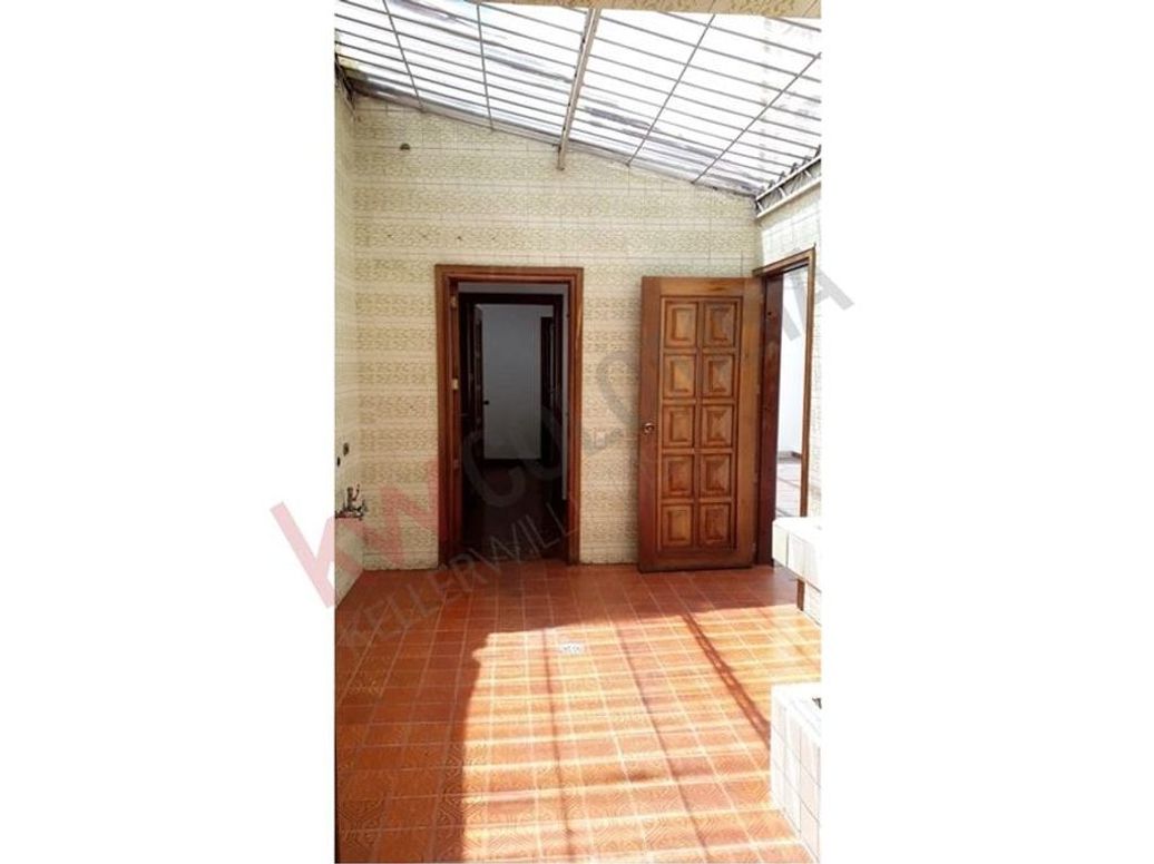 Casa de 6 alcobas en venta en Nueva Autopista, Bogotá, 509 m² · foto 8 de 13