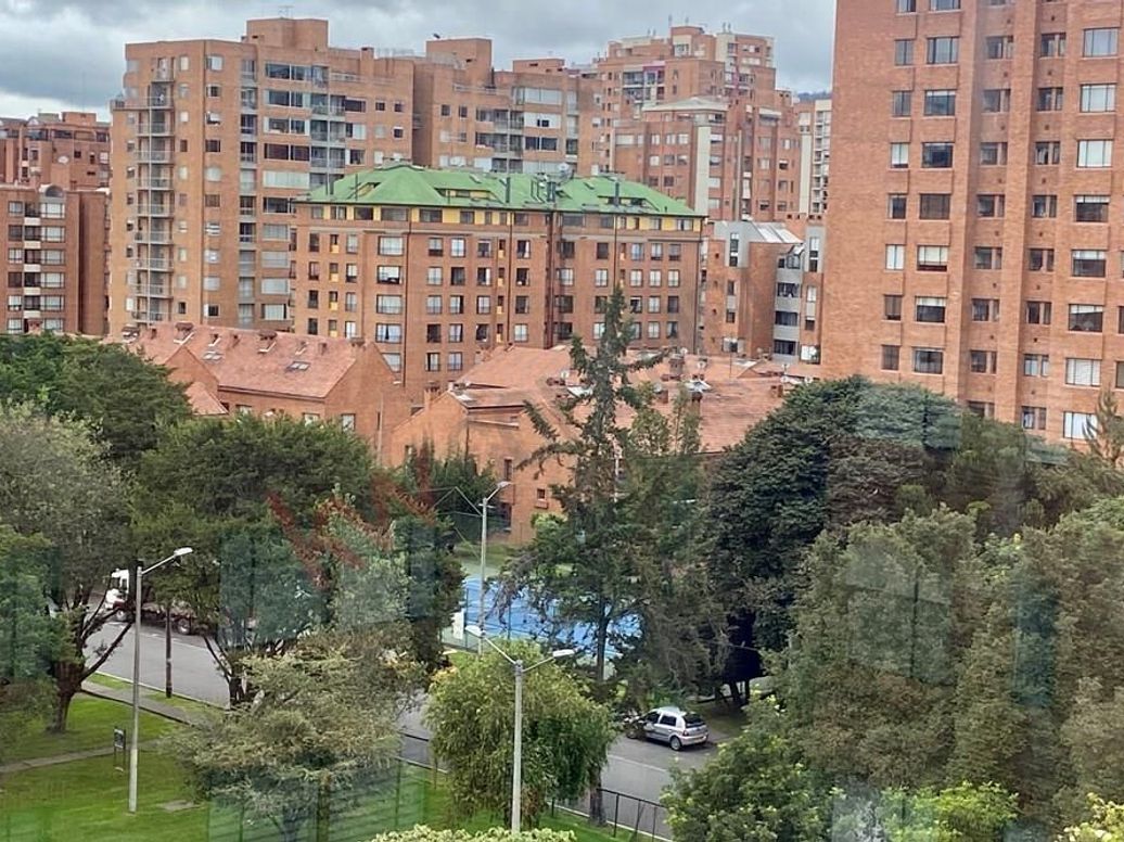 Apartamento de 3 alcobas en venta en Colina Campestre, Bogotá, 156 m² · foto 2 de 20