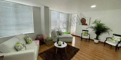 Codigo 12433. Excelente apartamento en TENDENCIA , VIVIENDA DE LOS 15 MINUTOS !! Ubicado en el corazón de CEDRITOS, Exterior, esquinero e iluminado, 2 habitaciones, 2 baños y 2 balcones, cocina integral con zona de lavandería, 1 parqueadero y deposito. Su estratégica ubicación le permite excelentes vías de acceso, zonas comerciales, parques, colegios y mucho mas todo a tu alcance. Tiene un área 63 mt2,   4, El edificio cuenta con parqueadero para visitantes, salón social, vigilancia 24/7. Contáctanos para conocerlo !!