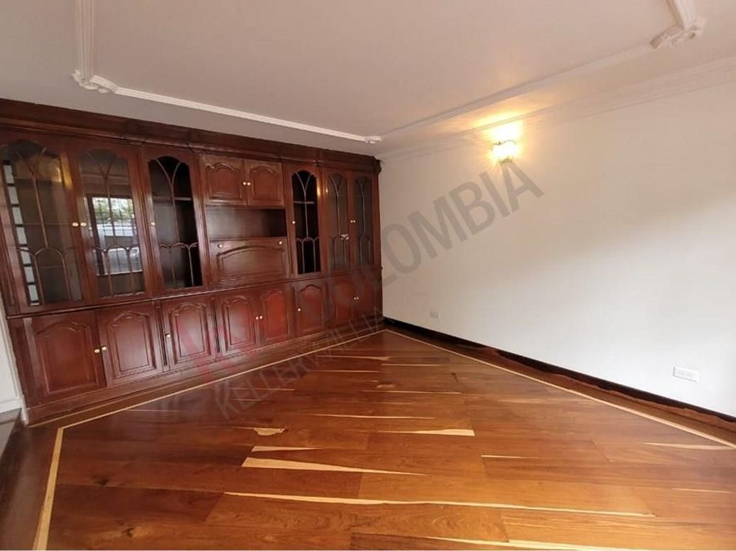 Casa de 3 alcobas en venta en Santa Barbara Alta, Bogotá, 594 m² · foto 11 de 19