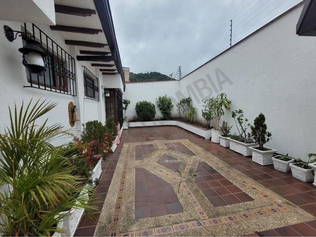 Casa de 3 alcobas en venta en Santa Barbara Alta, Bogotá, 594 m² · foto 14 de 19