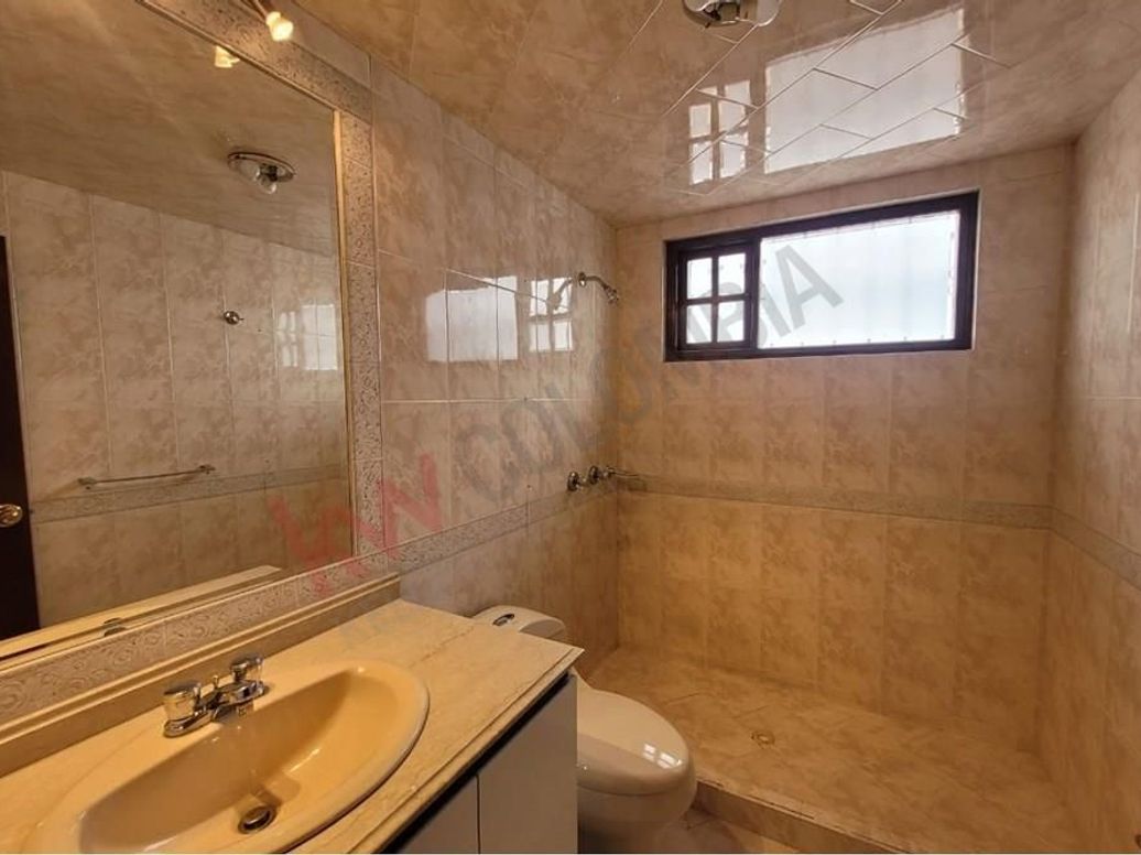 Casa de 3 alcobas en venta en Santa Barbara Alta, Bogotá, 594 m² · foto 15 de 19