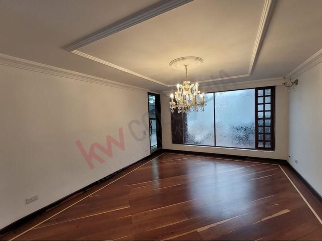 Casa de 3 alcobas en venta en Santa Barbara Alta, Bogotá, 594 m² · foto 7 de 19