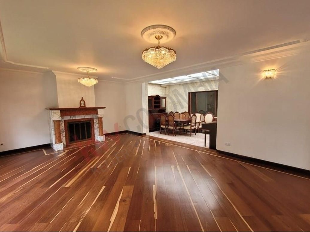 Casa de 3 alcobas en venta en Santa Barbara Alta, Bogotá, 594 m² · foto 3 de 19