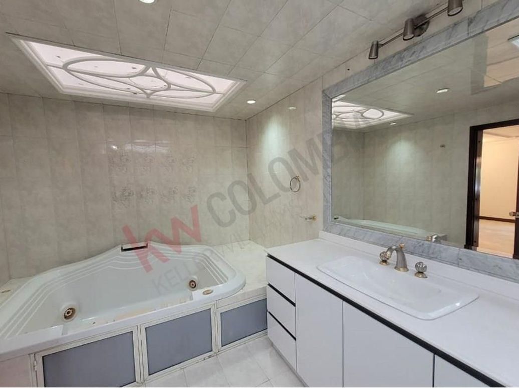 Casa de 3 alcobas en venta en Santa Barbara Alta, Bogotá, 594 m² · foto 17 de 19