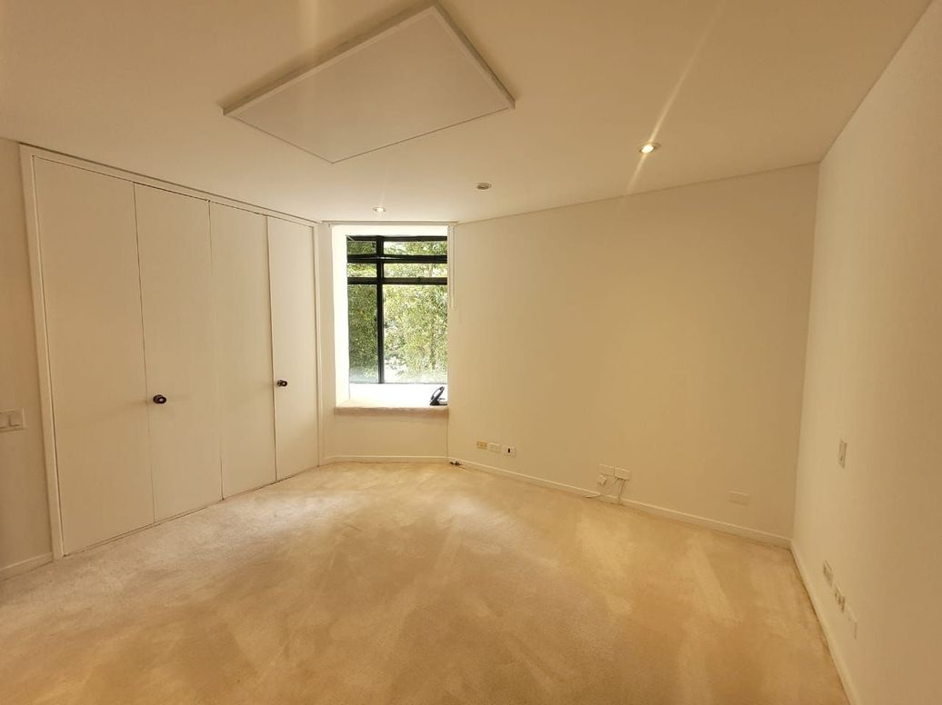 Apartamento de 3 alcobas en venta en El Refugio, Bogotá, 362 m² · foto 10 de 18