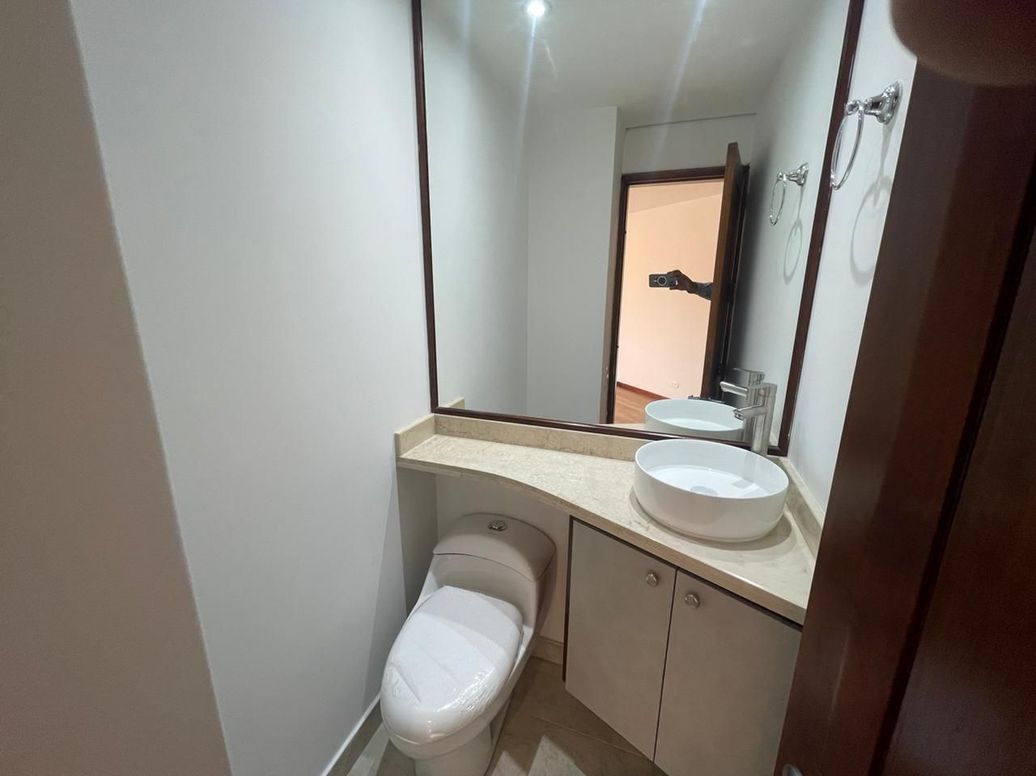 Apartamento de 3 alcobas en venta en Bella Suiza, Bogotá, 159 m² · foto 7 de 20