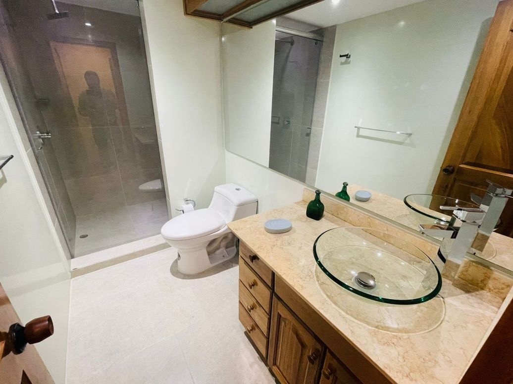 Apartamento de 3 alcobas en venta en El Refugio, Bogotá, 240 m² · foto 16 de 20