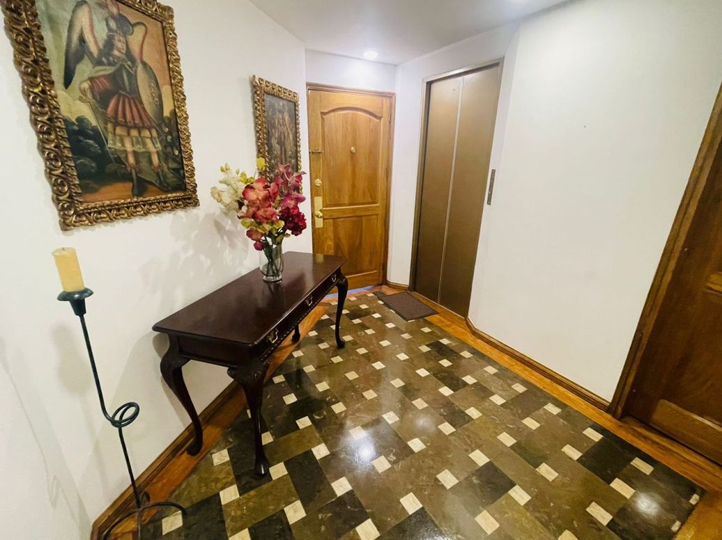 Apartamento de 3 alcobas en venta en El Refugio, Bogotá, 240 m² · foto 7 de 20