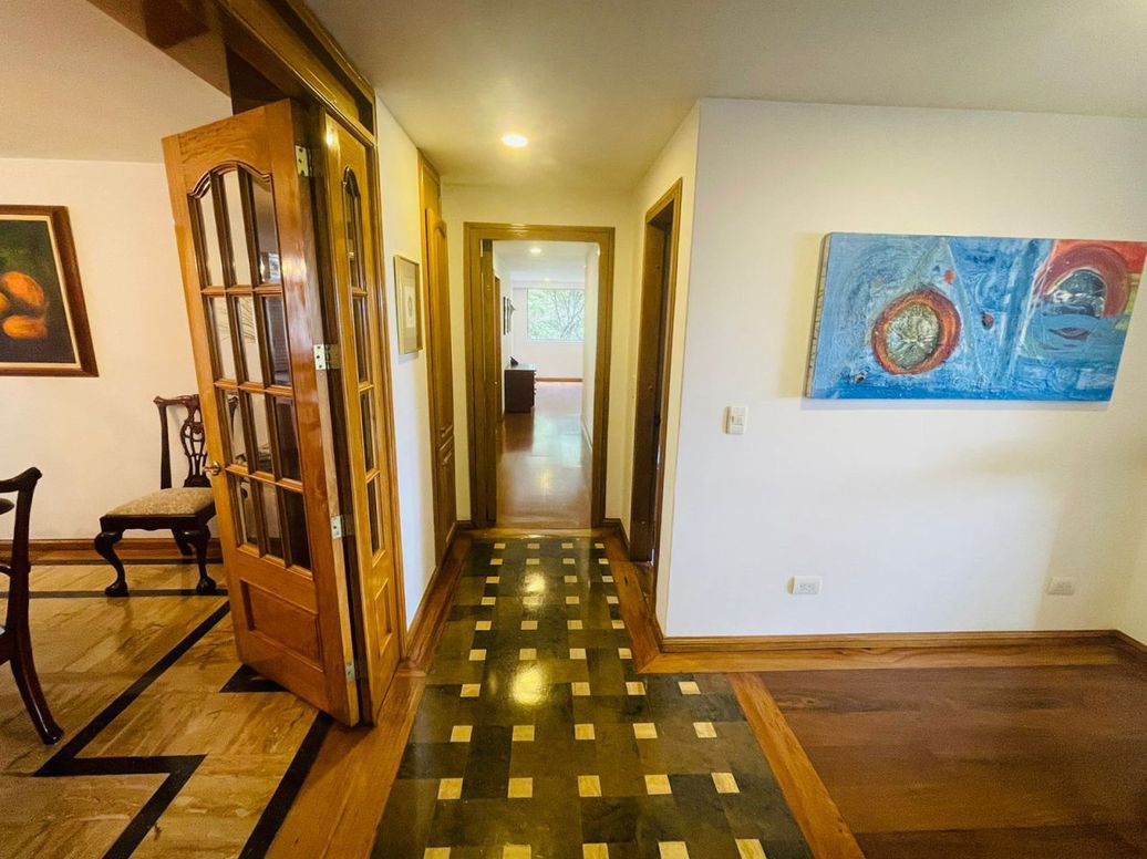 Apartamento de 3 alcobas en venta en El Refugio, Bogotá, 240 m² · foto 14 de 20