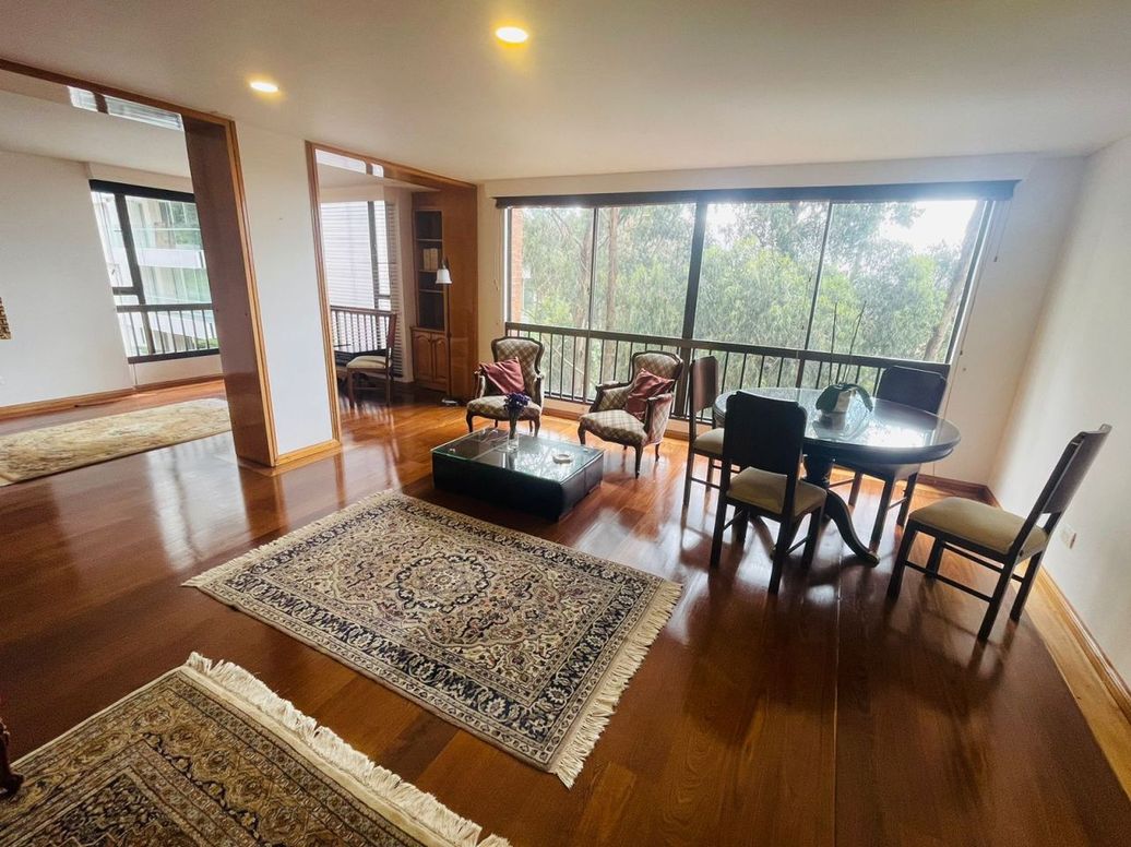 Apartamento de 3 alcobas en venta en El Refugio, Bogotá, 240 m² · foto 4 de 20