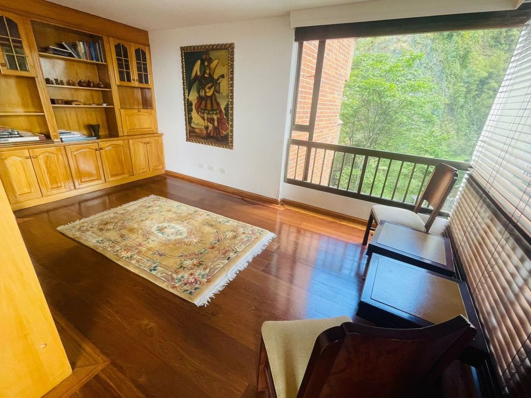 Apartamento de 3 alcobas en venta en El Refugio, Bogotá, 240 m² · foto 3 de 20