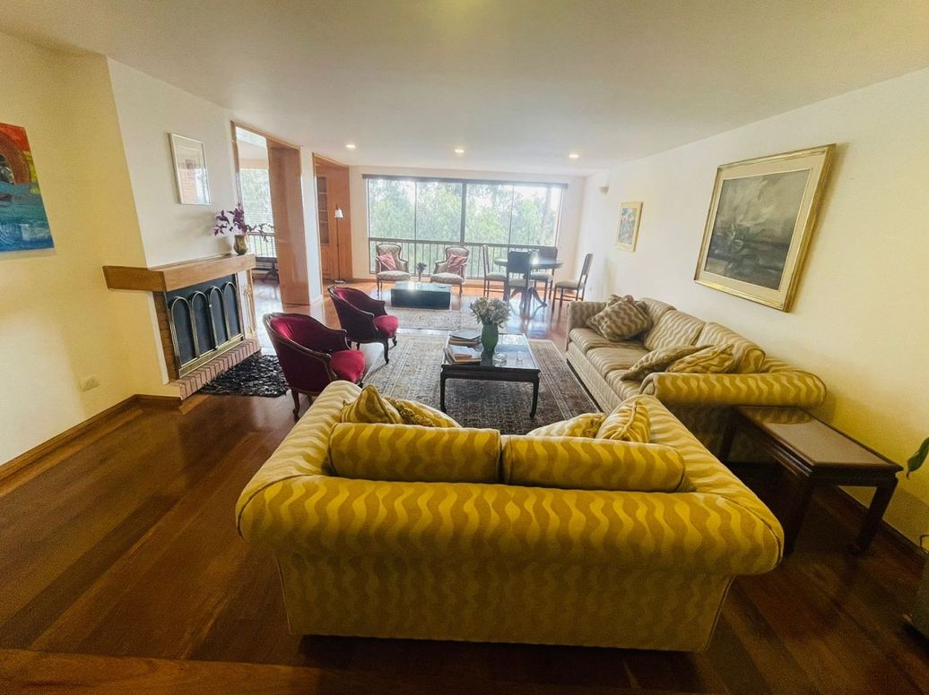 Apartamento de 3 alcobas en venta en El Refugio, Bogotá, 240 m² · foto 5 de 20