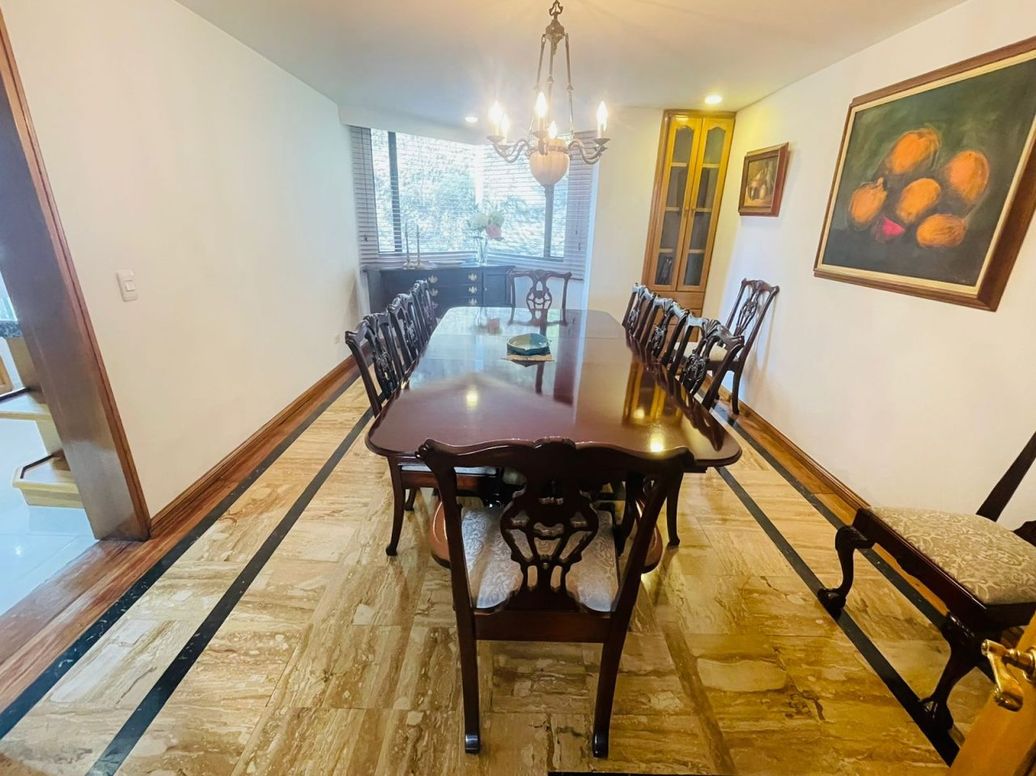 Apartamento de 3 alcobas en venta en El Refugio, Bogotá, 240 m² · foto 12 de 20