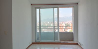 Apartamento en arriendo cerca a via principal, parques, supermercados de cadena, facil acceso a vias principales, rutas de transporte publico y servicios complementarios. Piso en ceramica, sala comedor, 3 alcobas con baño en la principal, cocina integral abierta tipo americano, balcon y parqueadero independiente cubierto . Conjunto cerrado con ascensor, piscina, gimnasio, salon social, vigilancia 24 hrs, alarma y circuito cerrado de tv. *Inmuebles sujetos a verificación de disponibilidad.*
