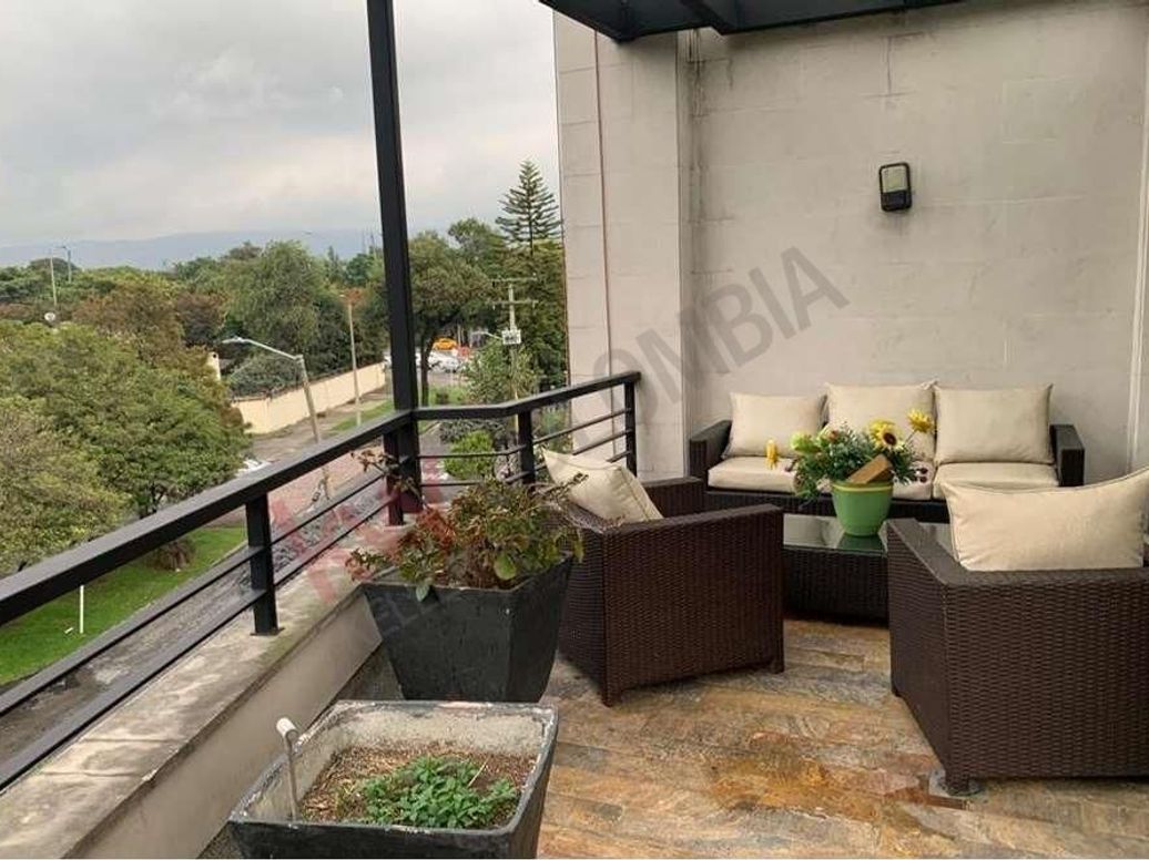 Casa de 3 alcobas en venta en Calatrava, Bogotá, 363 m² · foto 2 de 20