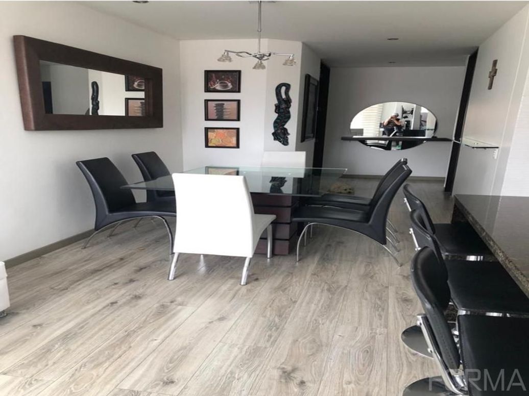 Apartamento de 2 alcobas en venta en San Patricio, Bogotá, 100 m² · foto 2 de 10