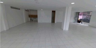 ? ¡Local en arriendo en el Crucero, Villamaría! (Ideal para IPS)


 Área Privada: 105 m² 
 Baños: 1 
 Estrato: Comercial 
 Piso: 1


Características:


 Agua
 Baño auxiliar
 Electricidad
 Suelo de cerámica / mármol
 Acceso para discapacitados
  Acceso pavimentado
 Cerca de centros comerciales
 Ideal para oficina de negocios
 Parques cercanos
 Cerca de transporte público
 Ubicación exterior
 Zona comercial


¡Aprovecha esta oportunidad para establecer tu IPS en un amplio local ubicado en una zona estratégica como el Crucero, Villamaría! 


 

Contáctanos para más información.
