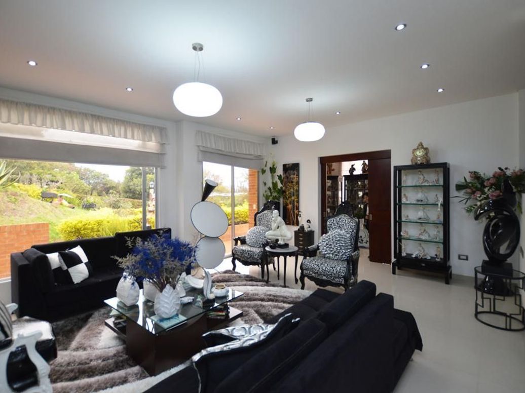 Casa de 4 alcobas en venta en El Vergel, Bogotá, 400 m² · foto 3 de 20