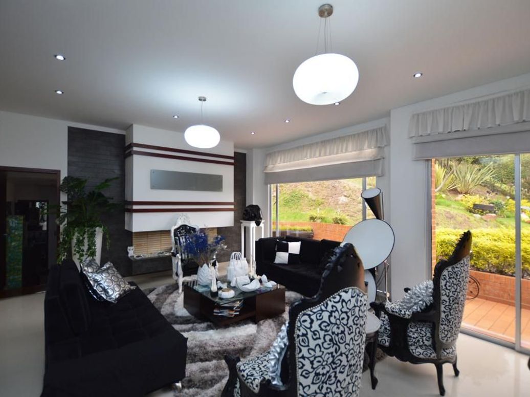 Casa de 4 alcobas en venta en El Vergel, Bogotá, 400 m² · foto 2 de 20