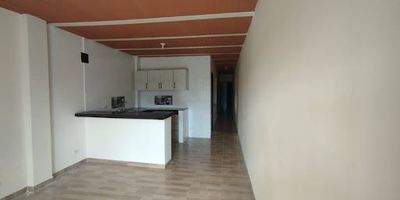 APARTAMENTO SAN JUDAS TADEO  Se alquila Excelente apartamento al sur de la ciudad, estrato 3, en primer piso, esquinero. consta de , sala comedor iluminada, concina semi integral, dos habitaciones con closet, un baño, zona de oficio.  