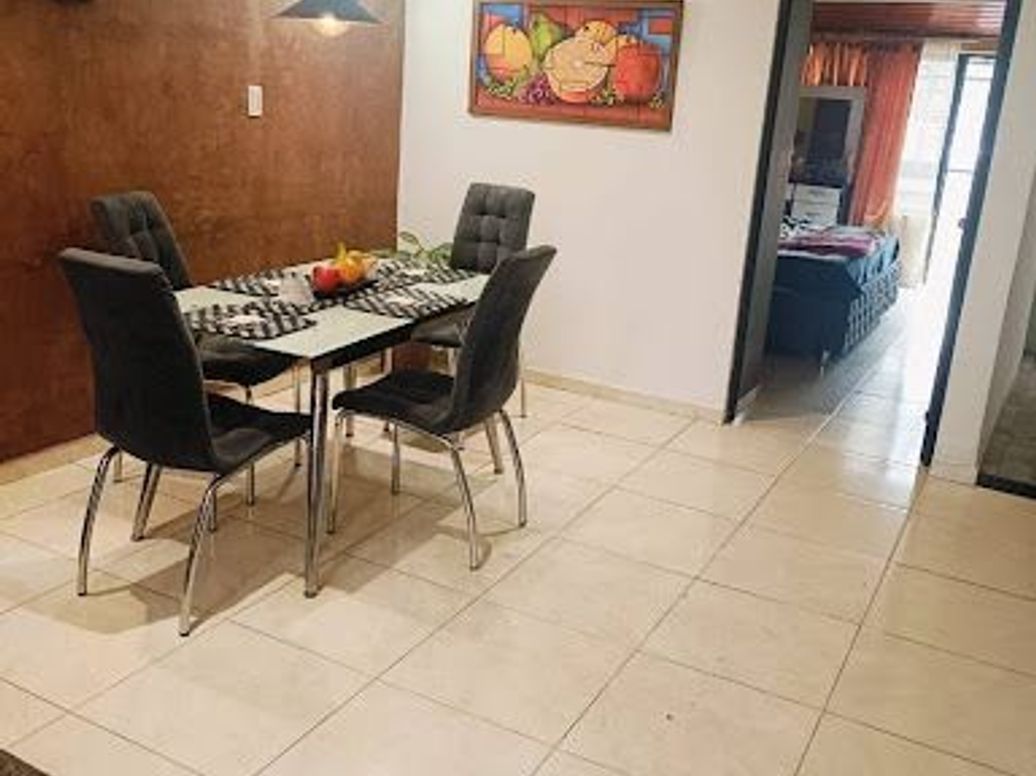 Casa de 6 alcobas en venta en Los Angeles, Bogotá, 297 m² · foto 6 de 20