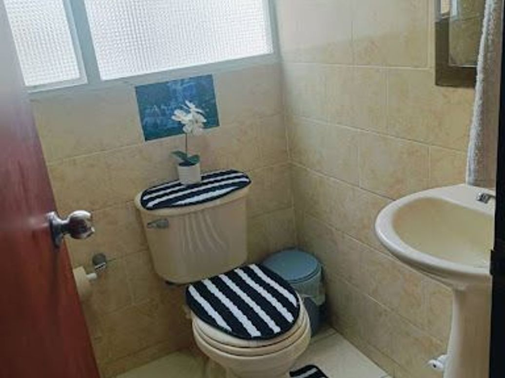 Casa de 6 alcobas en venta en Los Angeles, Bogotá, 297 m² · foto 16 de 20