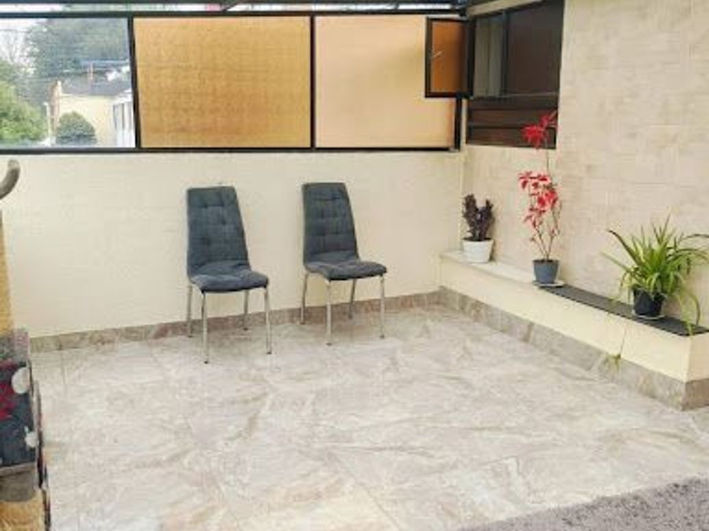 Casa de 6 alcobas en venta en Los Angeles, Bogotá, 297 m² · foto 2 de 20