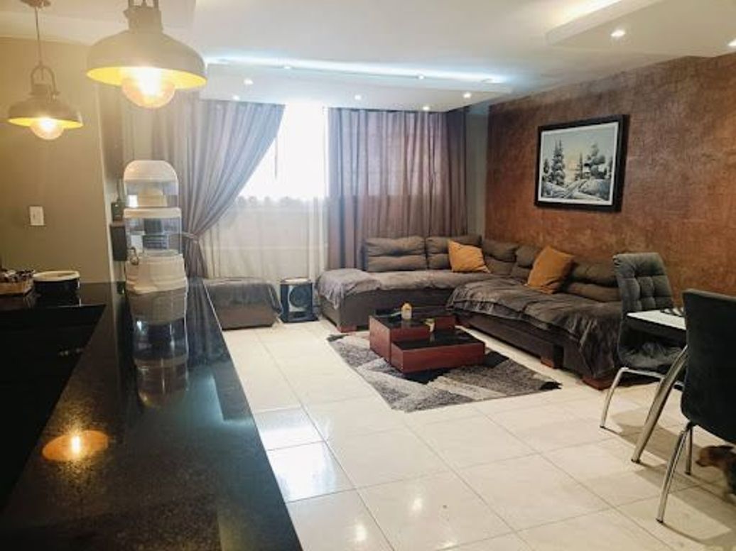 Casa de 6 alcobas en venta en Los Angeles, Bogotá, 297 m² · foto 7 de 20
