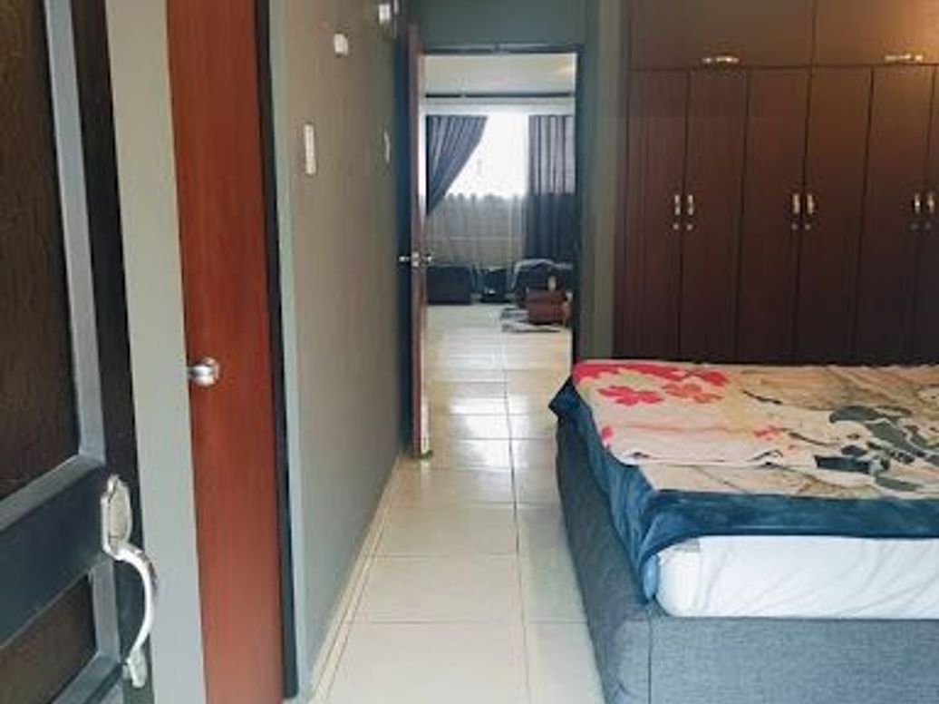 Casa de 6 alcobas en venta en Los Angeles, Bogotá, 297 m² · foto 10 de 20