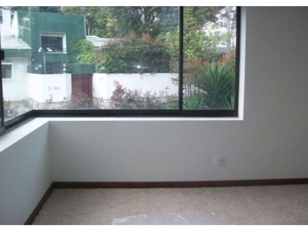 Apartamento de 3 alcobas en venta en Chicó Alto, Bogotá, 247 m² · foto 6 de 17
