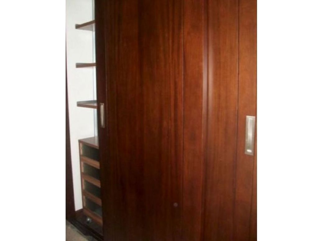 Apartamento de 3 alcobas en venta en Chicó Alto, Bogotá, 247 m² · foto 10 de 17