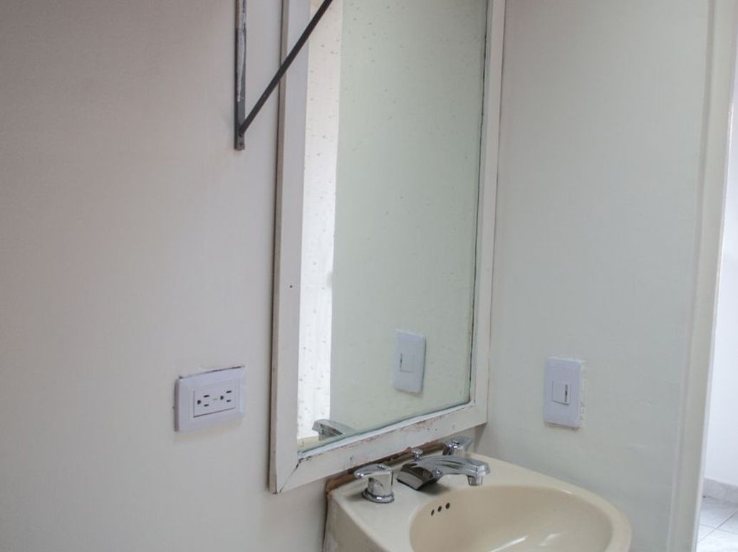 Apartamento de 2 alcobas en arriendo en Cedro Narvaez, Bogotá, 70 m² · foto 3 de 16