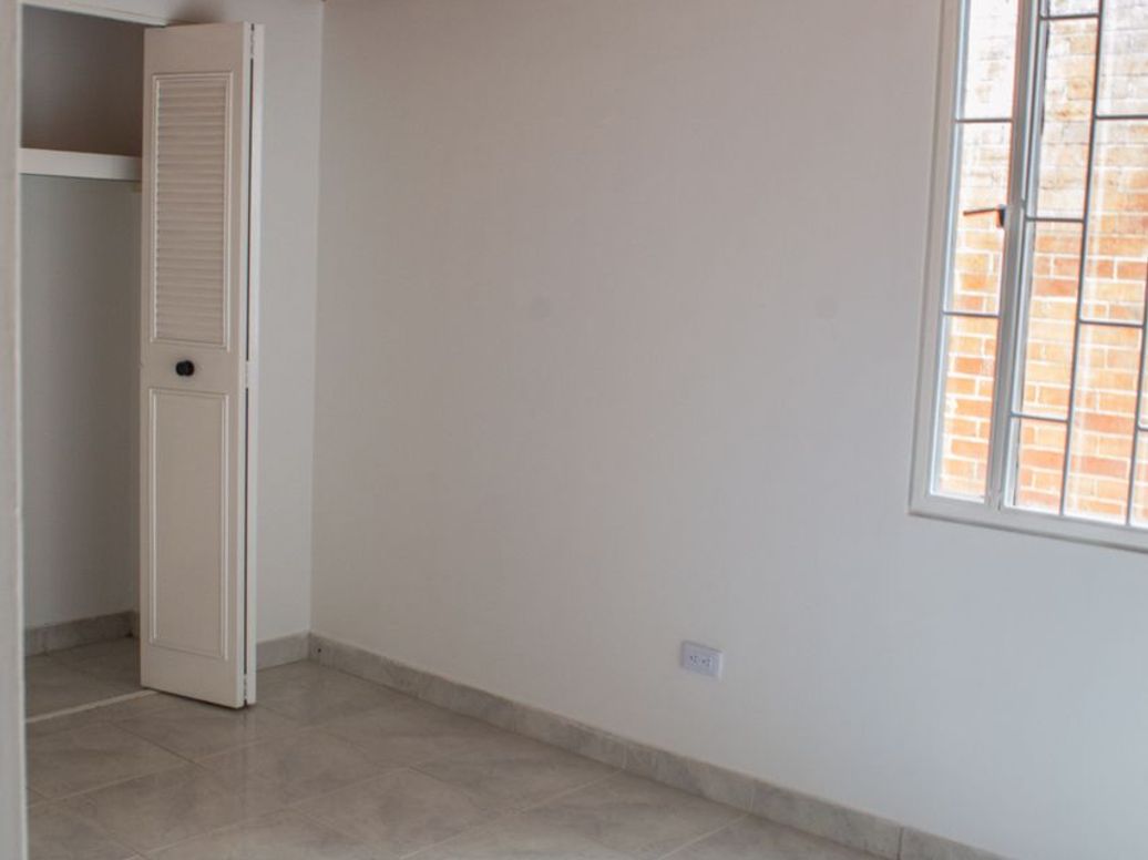 Apartamento de 2 alcobas en arriendo en Cedro Narvaez, Bogotá, 70 m² · foto 9 de 16