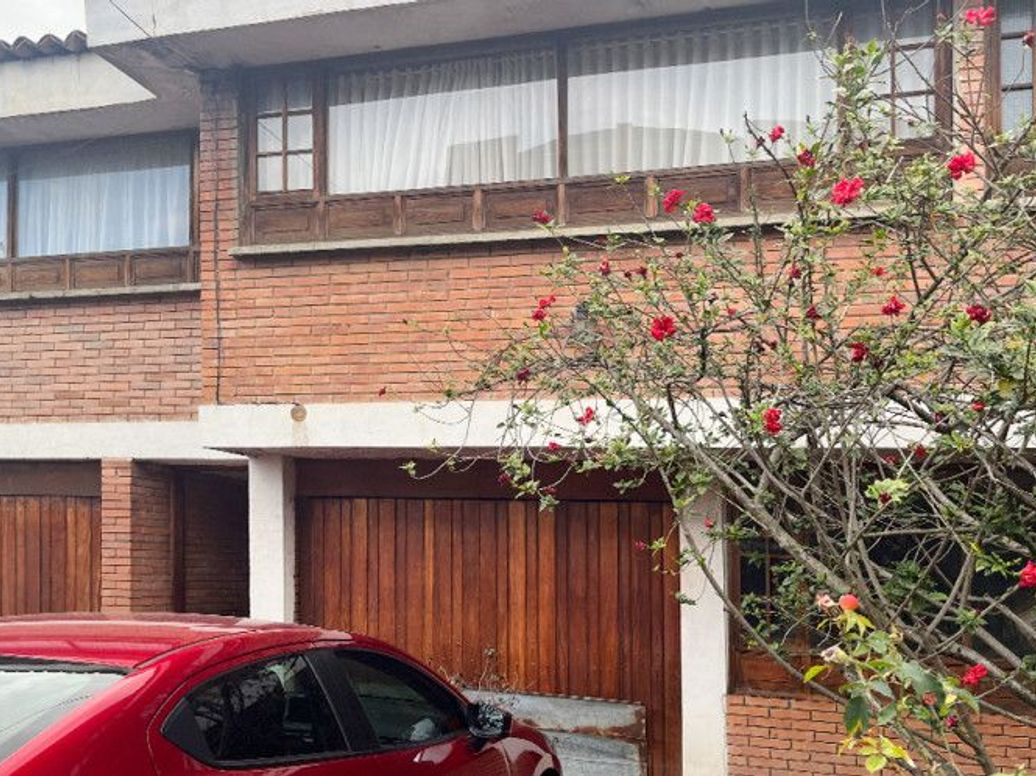 Casa de 4 alcobas en venta en El Contador, Bogotá, 463 m² · foto 2 de 13