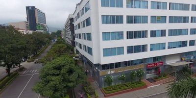 Con una ubicación privilegiada, este inmueble brinda una oportunidad única para realizar tus actividades profesionales en una zona estratégica y de alta demanda. Su área construida es de 35 M2 y su área privada de 30 M2, distribuidos en una alcoba y un baño, brindando un espacio acogedor y funcional para llevar a cabo tus labores diarias con comodidad y eficiencia.

Este consultorio cuenta con una serie de características internas que lo hacen una excelente opción para cualquier profesional que busca un espacio de trabajo completo y equipado. Entre los beneficios incluidos se encuentran el aire acondicionado, baño auxiliar, alarma y depósito, que garantizan una experiencia de trabajo agradable y segura en todo momento.

 
