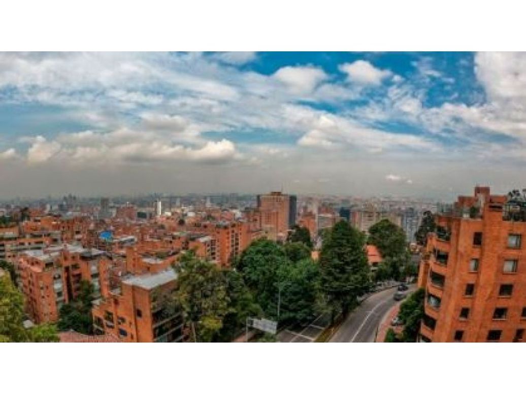 Apartamento de 2 alcobas en venta en Los Rosales, Bogotá, 230 m² · foto 4 de 5