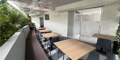 ESPACIOS DE TRABAJO CON DISPONIBILIDAD SOLO JORNADA MAÑANA, MOBILIARIO COMODO, MESAS CON CONECTORES PARA CARGAR TUS EQUIPOS DE TRABAJO, ESPACIO LLENOS DE NATURALEZA QUE TE BRINDAN, TRANQUILIDAD Y FRESCURA PARA CONCENTRARTE EN TUS LABORES.

TAMBIEN TE OFRECEMOS RECEPCION DE DOCUMENTOS. 

ES EL ESPACIO IDEAL  PARA QUIENES BUSCAN UN LUGAR DIFERENTE PARA ENCUENTROS DE TRABAJO, TALLERES  O DESAYUNOS EMPRESARIALES.

TE BRINDAMOS ACCESO POR HORA  $ 20.000 MEDIO DIA $ 30.000 
